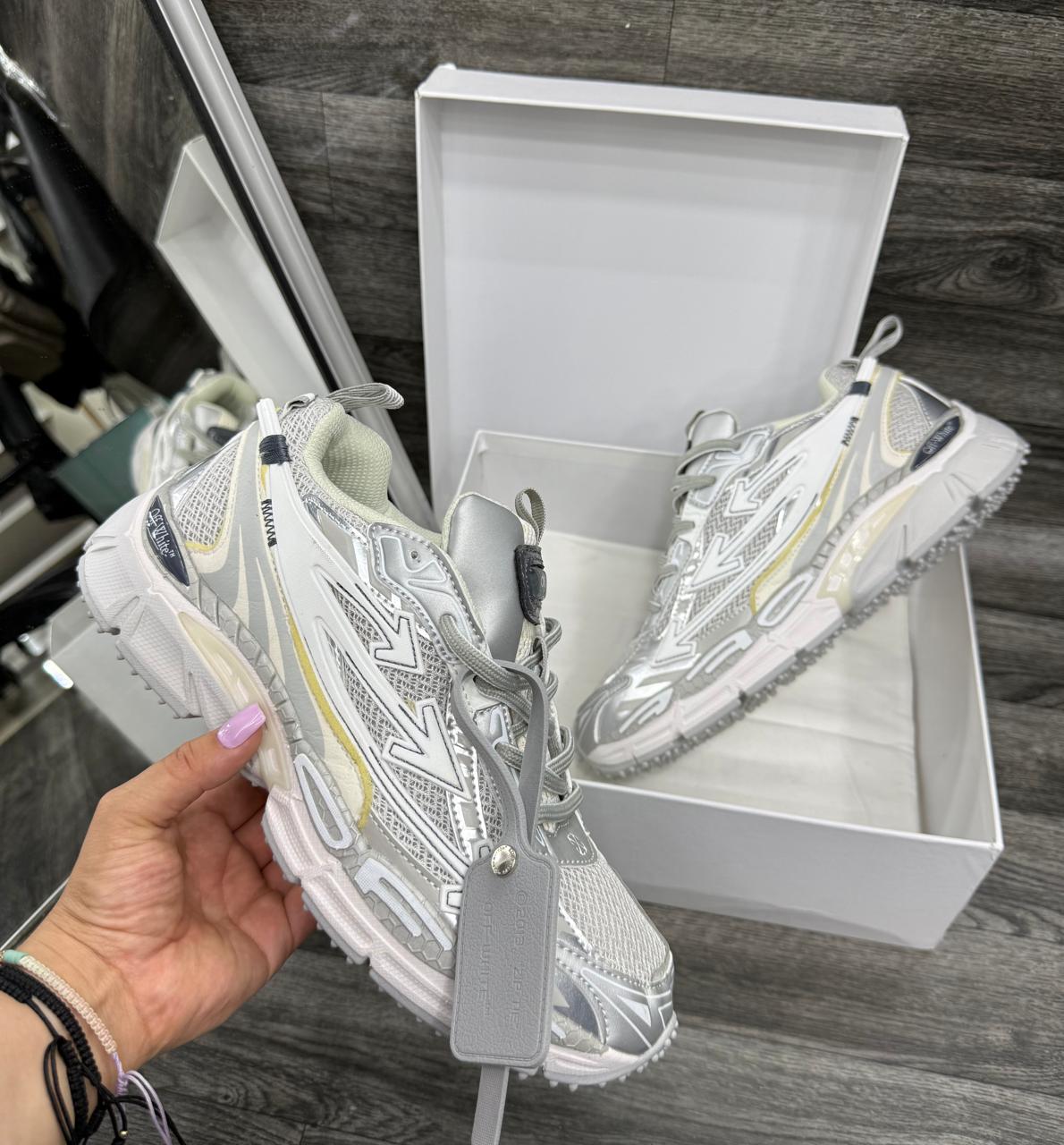 OFF WHITE - CABALLERO